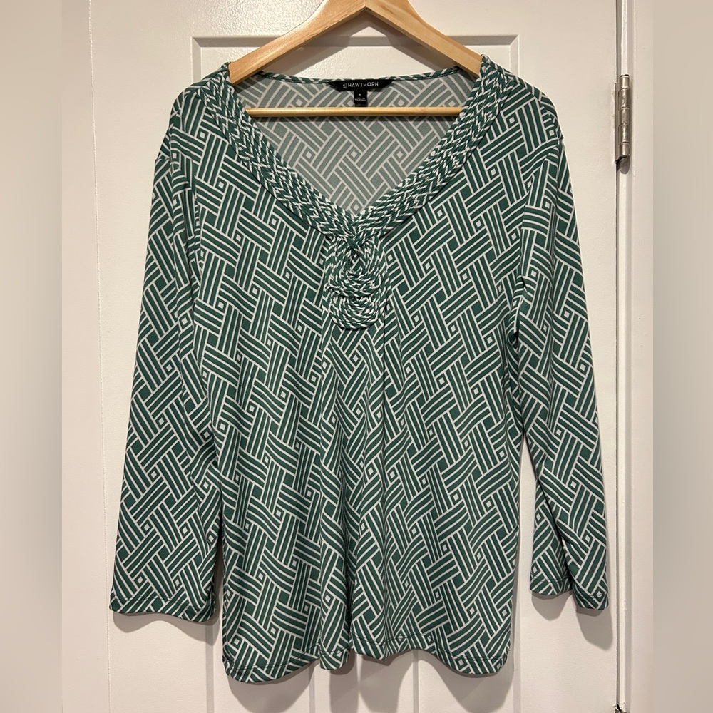 41 Hawthorn Green and White Geometric Tunic